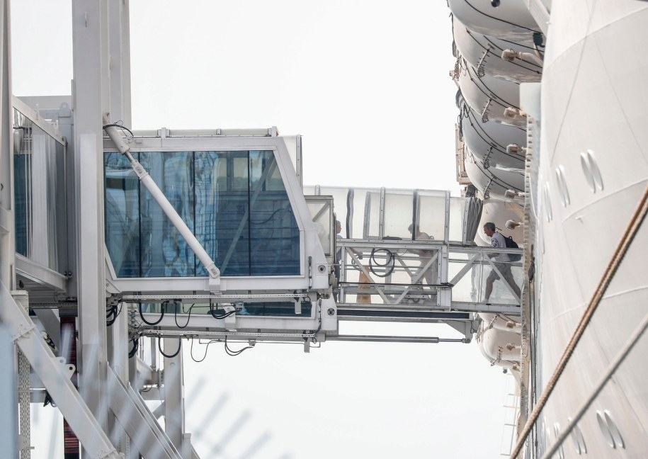 Wycieczkowiec Costa Fortuna /WALLACE WOON /PAP/EPA