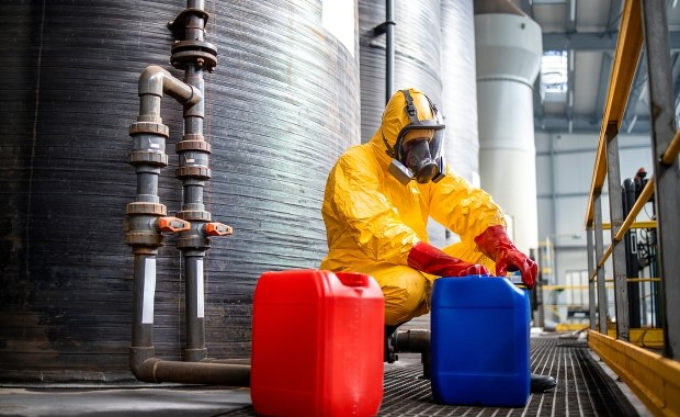 Wyciek kwasu azotowego w zakładach na Śląsku