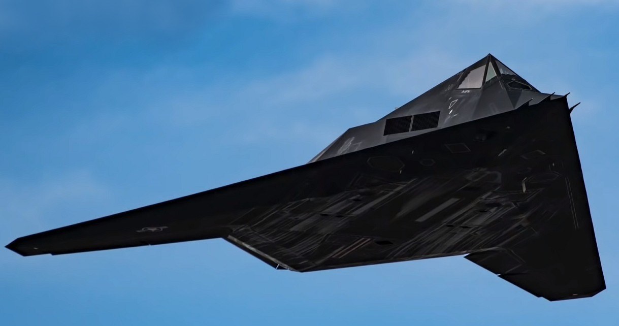 Wycofane ze służby bombowce F-117 znowu pojawiły się nad Doliną Śmierci /Geekweek