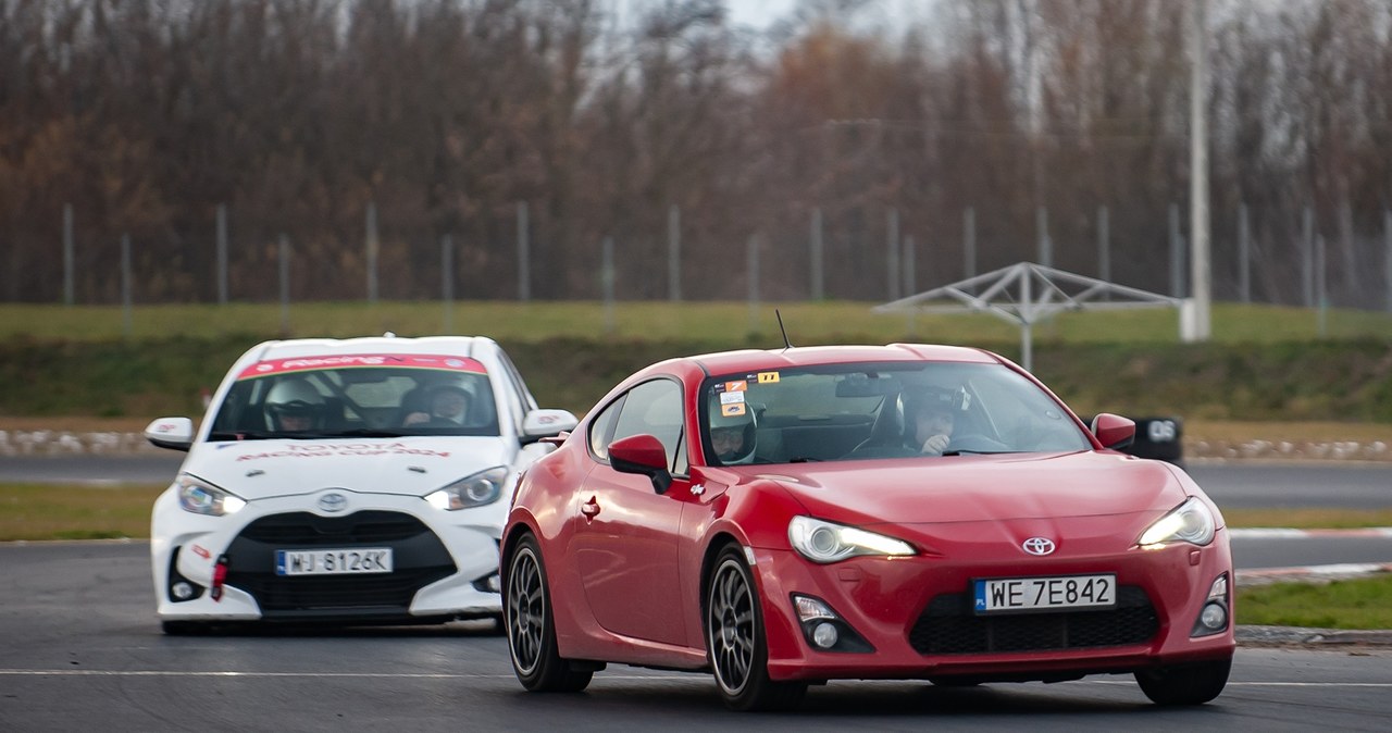 Wyczynowa Toyota Yaris TRC RN2 nie ustępuje kroku nawet dużo mocniejszym samochodom / Fot. Toyota Gazoo Racing Polska /