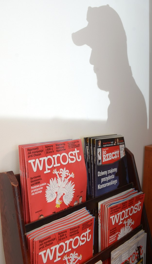 Wydanie tygodnika "Wprost", w którym ujawniono treść nagrań /Radek Pietruszka /PAP
