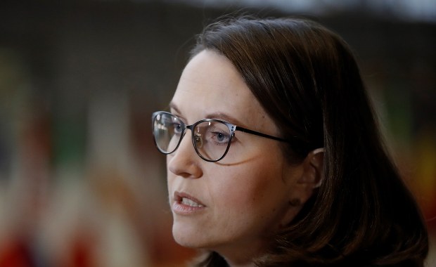 Wydatki na obronność poza deficytem? Polska chce zmiany 