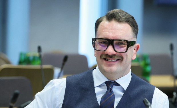 Wydłuża się lista drogowych wykroczeń Łukasza Mejzy. Konto punktów karnych urosło do 225 