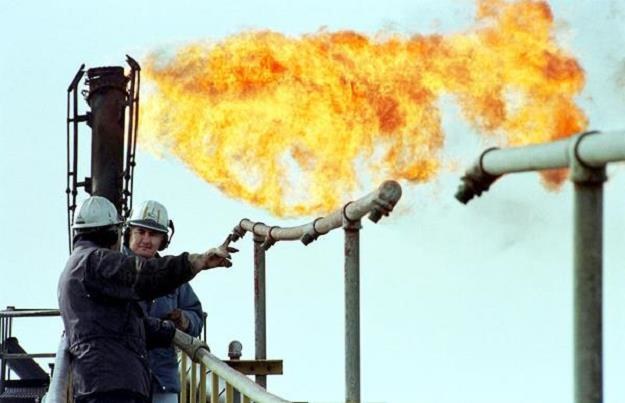 Wydobycie ropy w Polsce może być opłacalne /AFP