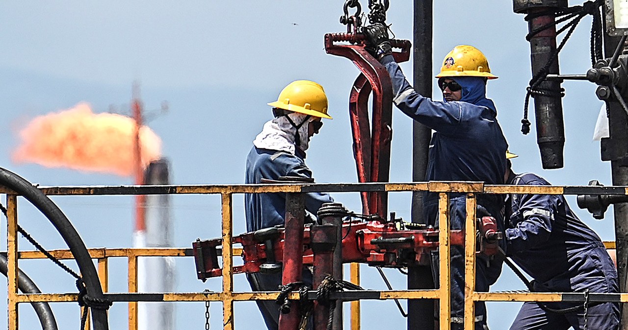 Wydobywanie ropy naftowej (zdj. ilustracyjne) /JUAN BARRETO /AFP