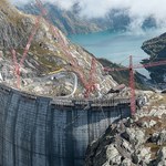 Wydrążyli tunel w Alpach i wydali 2 mld euro, żeby zbudować ten ogromny akumulator 