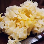 Wygląda i nazywa się śmiesznie, ale smakuje wybitnie. Warto jeść w sezonie, bo wzmacnia odporność, obniża ciśnienie i cukier