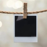 Wygląda jak Instax, a jego niska cena szokuje! Biedronka oferuje niesamowitą promocję na popularny aparat!