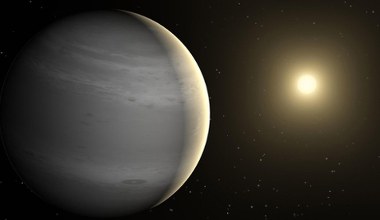 Wygląda jak Jowisz i jest blisko Ziemi. Wielka planeta z lodowymi chmurami