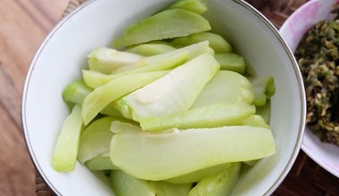 Wygląda jak połączenie gruszki i awokado. Ma mało kalorii, ale syci na długo, pomaga na problemy z krążeniem i nerkami
