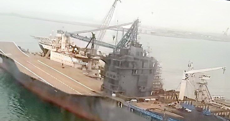 Wygląda na to, że prace nad Shahid Bagheri zmierzają ku końcowi. To irański dronowiec /Iranian Naval Force /Twitter