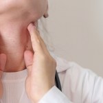 Wyglądało jak infekcja ucha, a był to rak. Tak atakują nowotwory głowy i szyi