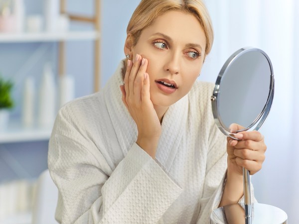 Wyglądasz na tyle lat, ile masz? Naukowcy wiedzą, dlaczego niektóre osoby starzeją się szybciej – a inne dłużej są młode