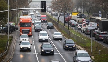 Wyjadą w nocy i zamalują 800 km ulic w Warszawie. Już się szykują