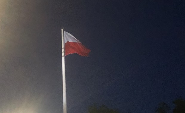 Wyjątkowa flaga w stolicy. "Ma powierzchnię kilku mieszkań"