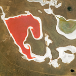 Wyjątkowe jezioro Aralsor w Kazachstanie. Skąd jego nietypowy kolor?