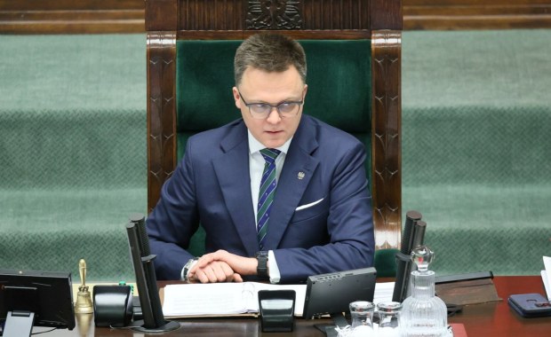 "Wyjątkowe przedłużenie posiedzenia Sejmu". Pilna decyzja Hołowni 