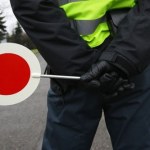 Wyjazd na ferie może słono kosztować. Dziwne przepisy zaskakują kierowców