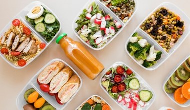Wyjazd służbowy do Warszawy a dieta pudełkowa – czy w stolicy można zamówić catering na kilka dni?