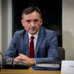 śledztwo Wyjazd Ziobry do USA podzielił PiS. Jedni są za, inni krytykują