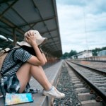 trendy Wyjazdy bez celu, cisza i auto zamiast samolotu. Trendy w turystyce 2026 r.