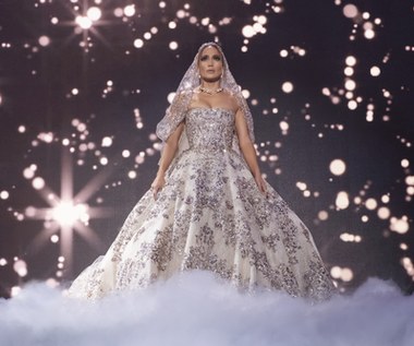 "Wyjdź za mnie": Jennifer Lopez w imponującej sukni ślubnej