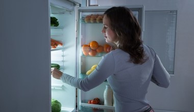 Wyjmij z szafki kuchennej i włóż do lodówki. Pożegnasz uciążliwy problem