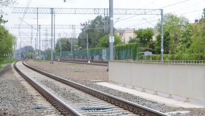 Wykolejony pociąg towarowy niedaleko Żor w Śląskiem. Są ograniczenia w kursowaniu pociągów