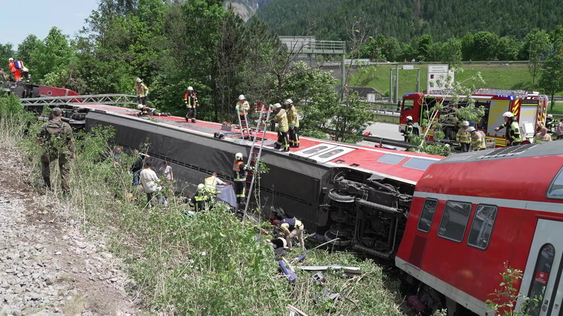 Wykolejony pociąg w pobliżu Garmisch-Partenkirchen / EPA/NETWORK PICTURES /PAP