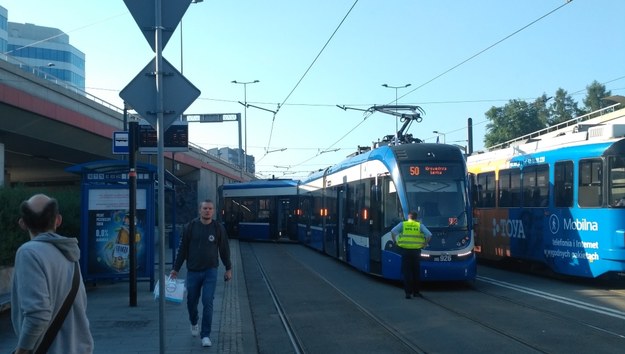 Wykolejony tramwaj na Rondzie Mogilskim /Gorąca Linia /Gorąca Linia RMF FM