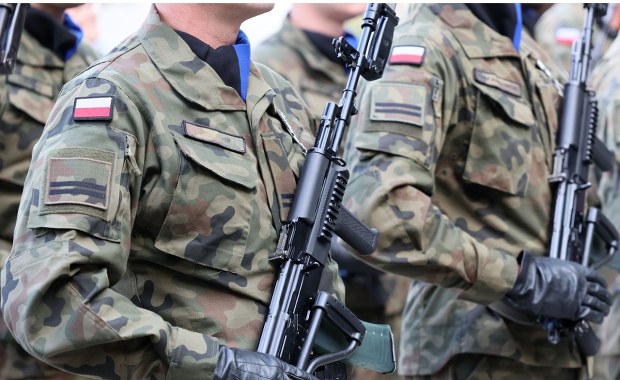 Wykorzystał dane żołnierza, aby wyłudzić kredyt. Wpadł na gorącym uczynku