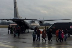 Wylądował pierwszy samolot z ewakuowanymi z Donbasu Polakami 