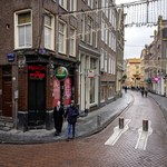 Wyludnione ulice, zamknięte sklepy i bary. Efekty lockdownu w Holandii 