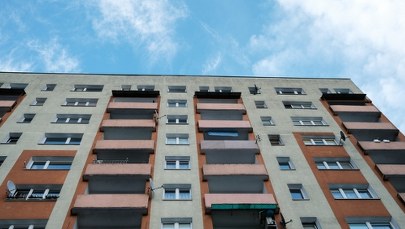 ​Wyłudzali mieszkania od starszych, biednych ludzi. Oszuści z Trójmiasta oskarżeni