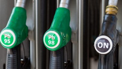 Wyłudzali VAT na obrocie odbarwianym olejem opałowym. Gang oszustów rozbity