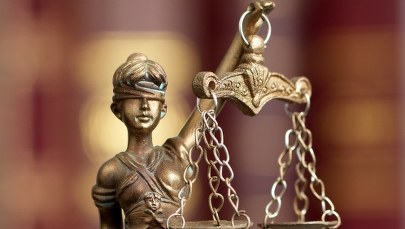 Wyłudzenie z radomskiej spółki. Oskarżono pomocników, sprawcy nieuchwytni