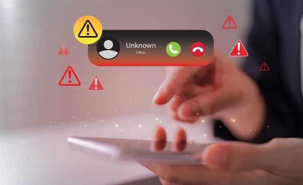 Wyłudzili prawie milion złotych. Udawali policjantów i prokuratorów