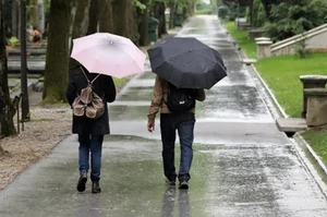 Wymagająca pogoda na Wszystkich Świętych. Przyda się parasol