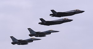 Wymiana ciosów mimo rozejmu. USA i Iran nie spuszczają z tonu