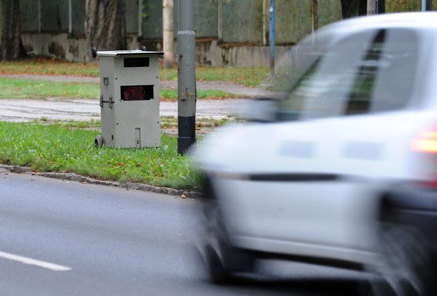 Wymiana informacji w ramach Krajowego Punktu Kontaktowego będzie dotyczyć danych rejestracyjnych pojazdów oraz ich właścicieli lub posiadaczy /Marcin Bielecki /PAP