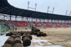 Wymiana murawy na stadionie w Sosnowcu