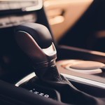 Wymiana oleju w skrzyni automatycznej to konieczność. Mechanicy nie mają wątpliwości