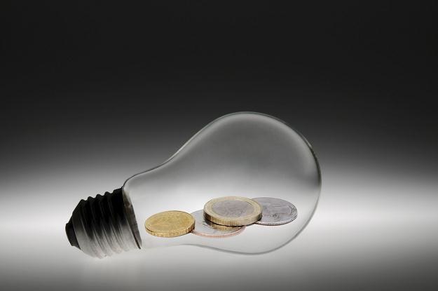 Wymiana oświetlenia na energooszczędne wydaje się koniecznością /&copy;123RF/PICSEL
