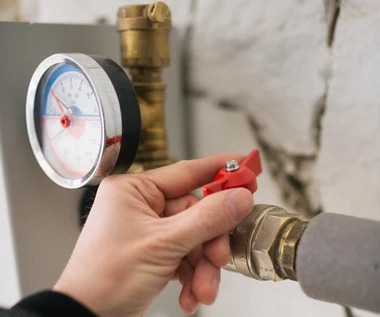 Wymiana pieców na gaz będzie obowiązkowa. Sprawdź, jakie koszty czekają właścicieli 