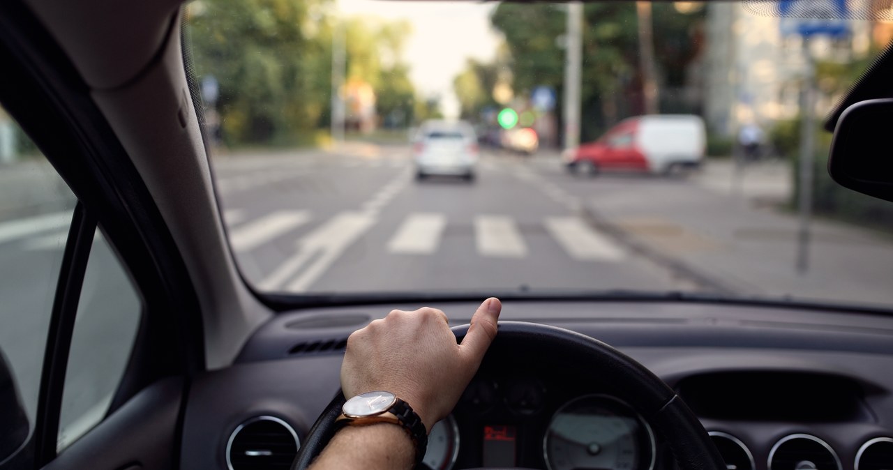 Wymień baterie w pilocie i poruszaj się autem bez problemu /123RF/PICSEL