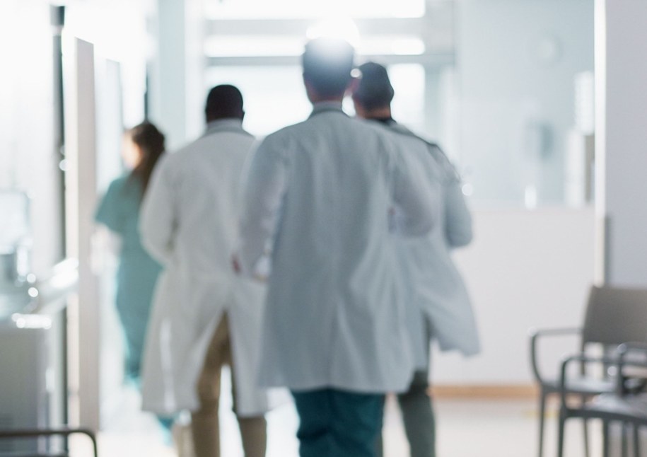 Wynagrodzenia lekarzy /Shutterstock