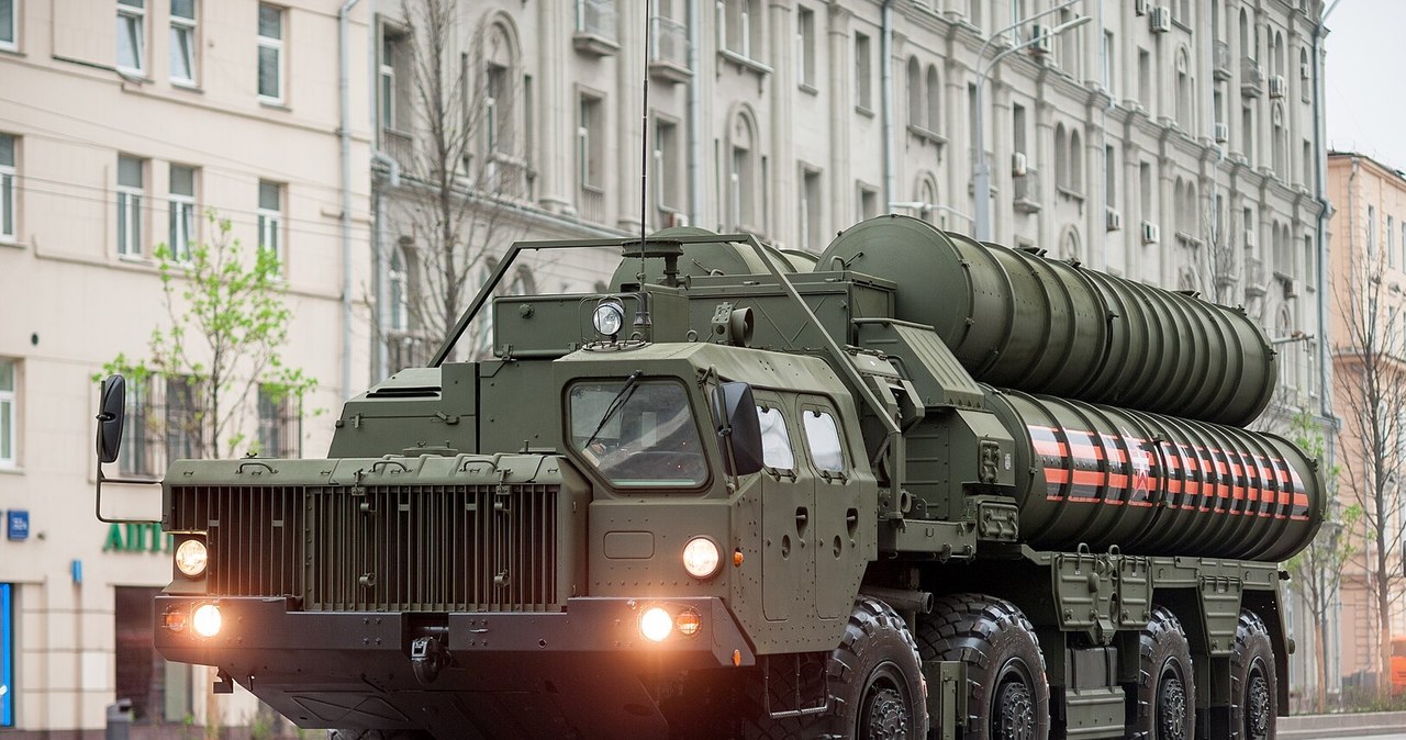 Wynegocjowanie wycofania z użycia S-400 przez Turków może być teraz łatwiejsze, ze względu na przecieki, że te systemy nie spełniają oczekiwań, co pokazuje m.in. wojna na Ukrainie /Dmitriy Fomin  /Wikimedia