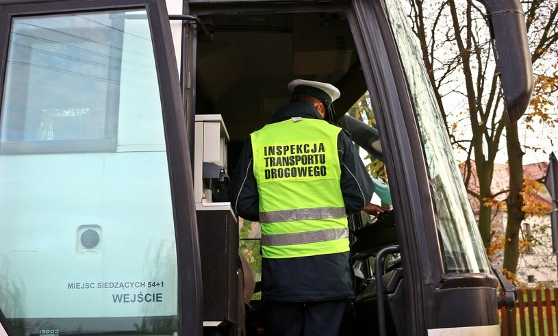 Wyniki kontroli przeprowadzonych przez funkcjonariuszy Inspekcji Transportu Drogowego nie są najlepsze. /Janusz Wojtowicz/Polska Press/East News /East News