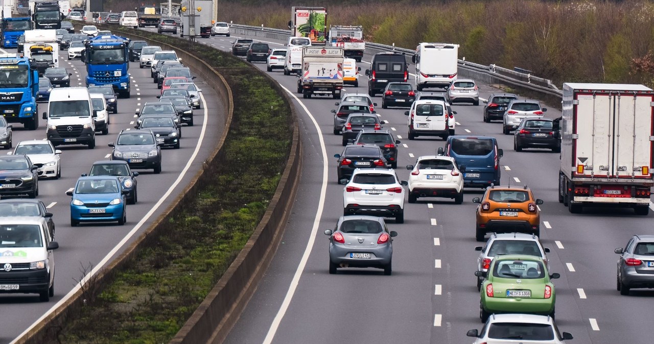 Wyniki najnowszego badania wskazują, że większość ankietowanych chce wprowadzenia ograniczeń prędkości na niemieckich autostradach. /Ying Tang/NurPhoto via Getty Images /