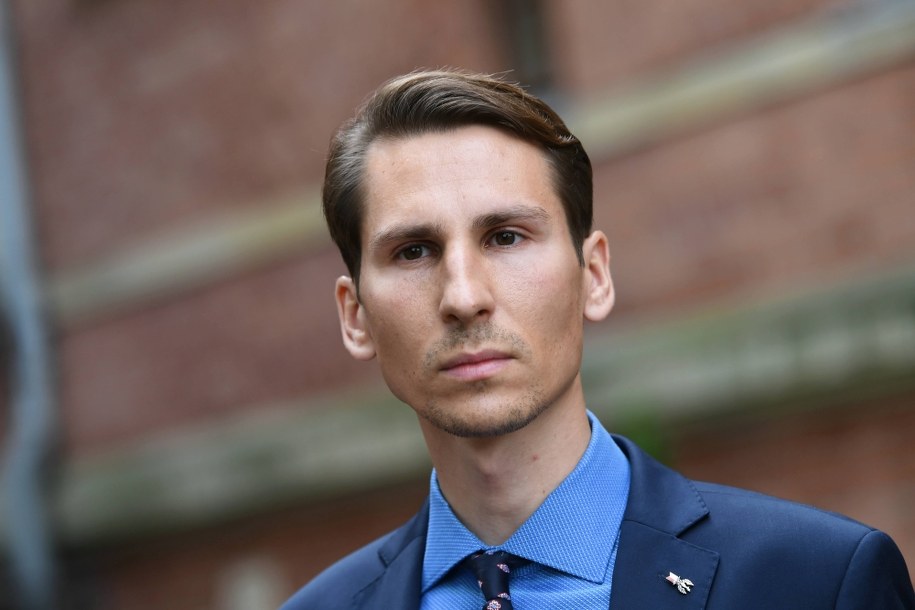 Wyniki wyborów: Kacper Płażyński wygrywa z J.Wałęsą i S. Neumannem / 	Adam Warżawa    /PAP